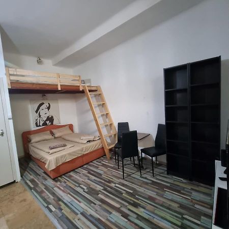 7Dab Apartment Bezeredj Contactless Self -Check-In Будапешт Екстер'єр фото